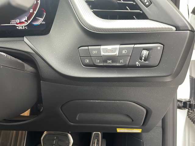 ＢＭＷ Ｍ１３５ｉ xDrive 神奈川県 2020(令2)年 2.9万km アルピンホワイトⅢ 純正ナビ【Spotify/USB/BT/ScreenMirroring】/置くだけ充電/レーダークルーズコントロール/パドルシフト/レーンキープアシスト/前後コーナーセンサー/純正前後ドライブレコーダー/電動パーキングブレーキ/パーキングアシスト/メモリー付きパワーシート/前席シートヒーター/電動リアゲート/横滑り防止装置/盗難防止装置/アイドリングストップ/ETC/純正18インチアルミホイール/純正フロアマット/オートライト/LEDヘッドライト/電動格納ミラー/ステアリングスイッチ/新車時保証書/取扱説明書/スペアキー×１