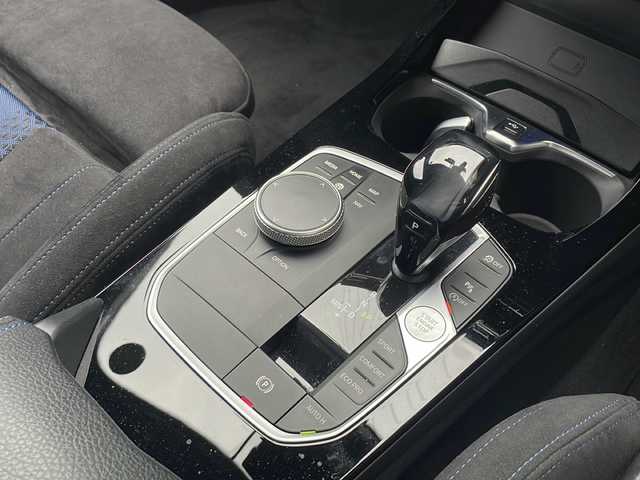 ＢＭＷ Ｍ１３５ｉ xDrive 神奈川県 2020(令2)年 2.9万km アルピンホワイトⅢ 純正ナビ【Spotify/USB/BT/ScreenMirroring】/置くだけ充電/レーダークルーズコントロール/パドルシフト/レーンキープアシスト/前後コーナーセンサー/純正前後ドライブレコーダー/電動パーキングブレーキ/パーキングアシスト/メモリー付きパワーシート/前席シートヒーター/電動リアゲート/横滑り防止装置/盗難防止装置/アイドリングストップ/ETC/純正18インチアルミホイール/純正フロアマット/オートライト/LEDヘッドライト/電動格納ミラー/ステアリングスイッチ/新車時保証書/取扱説明書/スペアキー×１