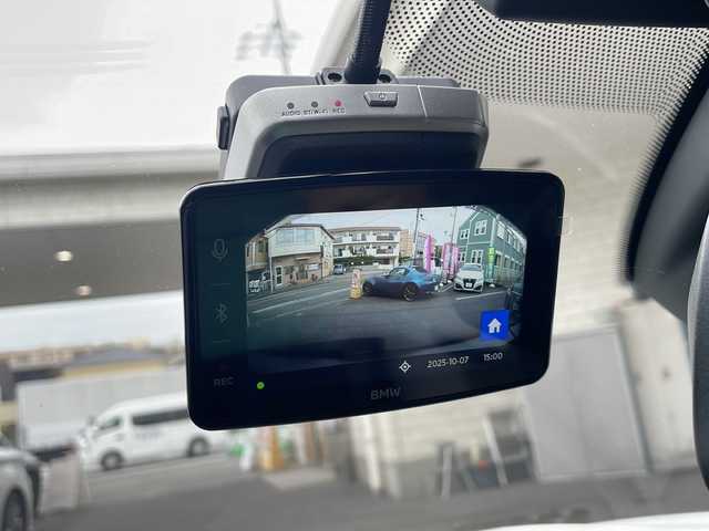 ＢＭＷ Ｍ１３５ｉ xDrive 神奈川県 2020(令2)年 2.9万km アルピンホワイトⅢ 純正ナビ【Spotify/USB/BT/ScreenMirroring】/置くだけ充電/レーダークルーズコントロール/パドルシフト/レーンキープアシスト/前後コーナーセンサー/純正前後ドライブレコーダー/電動パーキングブレーキ/パーキングアシスト/メモリー付きパワーシート/前席シートヒーター/電動リアゲート/横滑り防止装置/盗難防止装置/アイドリングストップ/ETC/純正18インチアルミホイール/純正フロアマット/オートライト/LEDヘッドライト/電動格納ミラー/ステアリングスイッチ/新車時保証書/取扱説明書/スペアキー×１