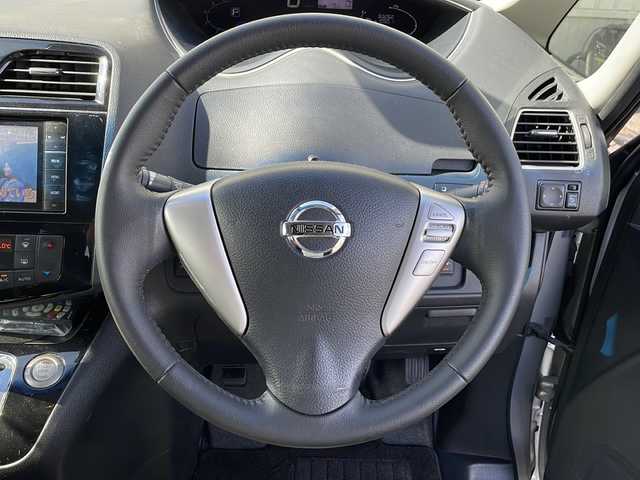 日産 セレナ ハイウェイスター Vエアロ+Safty 道北・旭川 2016(平28)年 8.4万km ブリリアントシルバー /４ＷＤ//禁煙車//両側パワースライドドア//フロントスポイラー//社外フリップダウンモニター//社外ＳＤナビ//ＣＤ・ＤＶＤ・ＳＤ・ＢＴ//バックカメラ//クルーズコントロール//エマージェンシーブレーキ//車線逸脱警報//社外ＬＥＤヘッドライト//オートライト//純正１５インチアルミ//アイドリングストップ//ＥＴＣ