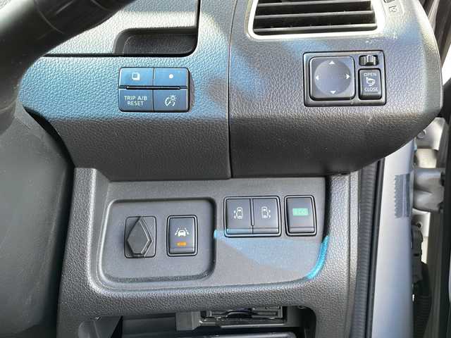 日産 セレナ ハイウェイスター Vエアロ+Safty 道北・旭川 2016(平28)年 8.4万km ブリリアントシルバー /４ＷＤ//禁煙車//両側パワースライドドア//フロントスポイラー//社外フリップダウンモニター//社外ＳＤナビ//ＣＤ・ＤＶＤ・ＳＤ・ＢＴ//バックカメラ//クルーズコントロール//エマージェンシーブレーキ//車線逸脱警報//社外ＬＥＤヘッドライト//オートライト//純正１５インチアルミ//アイドリングストップ//ＥＴＣ
