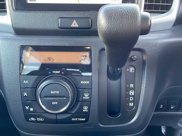 スズキ スペーシア T 愛媛県 2015(平27)年 6.8万km ブルーイッシュブラックパール3 純正ナビ(フルセグTV/CD/DVD/AM・FM/BT/iPod/USB)/アラウンドビューモニター/ETC/両側パワースライドドア/運転席シートヒーター/クルーズコントロール/パドルシフト/アイドリングストップ機能/純正14インチアルミホイール/社外フロアマット