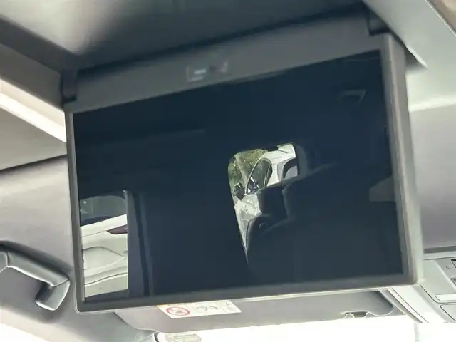 トヨタ アルファード Z 大阪府 2024(令6)年 1.6万km プラチナホワイトパールマイカ トヨタセーフティセンス/純正14インチHDディスプレイオーディオPlus/　（AppleCarplay/AndroidAuto/フルセグTV/Bluetooth/USB）/パノラミックビューモニター/レザーシート（合皮）/　（エグゼクティブパワーシート/シートヒーター/ベンチレーション)/純正14インチフリップダウンモニター/ステアリングヒーター/前後ドライブレコーダー/両側パワースライドドア/パワーバックドア/後席ロールサンシェード/三眼LEDヘッドライト/ビルトインETC2.0/ブラインドスポットミラー/ヘッドアップディスプレイ/ワイヤレス充電/純正18インチアルミホイール/純正フロアマット/TVキャンセラー有