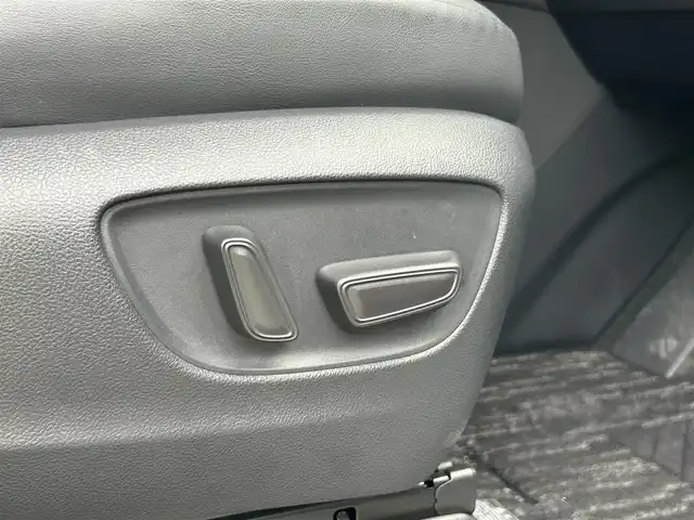 トヨタ アルファード Z 大阪府 2024(令6)年 1.6万km プラチナホワイトパールマイカ トヨタセーフティセンス/純正14インチHDディスプレイオーディオPlus/　（AppleCarplay/AndroidAuto/フルセグTV/Bluetooth/USB）/パノラミックビューモニター/レザーシート（合皮）/　（エグゼクティブパワーシート/シートヒーター/ベンチレーション)/純正14インチフリップダウンモニター/ステアリングヒーター/前後ドライブレコーダー/両側パワースライドドア/パワーバックドア/後席ロールサンシェード/三眼LEDヘッドライト/ビルトインETC2.0/ブラインドスポットミラー/ヘッドアップディスプレイ/ワイヤレス充電/純正18インチアルミホイール/純正フロアマット/TVキャンセラー有