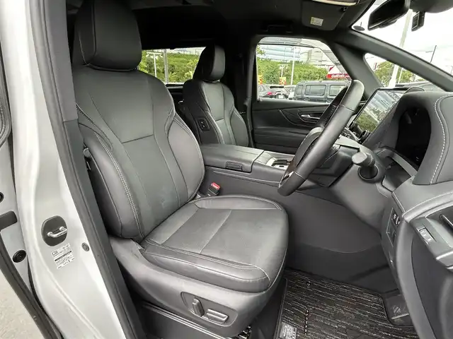 トヨタ アルファード Z 大阪府 2024(令6)年 1.6万km プラチナホワイトパールマイカ トヨタセーフティセンス/純正14インチHDディスプレイオーディオPlus/　（AppleCarplay/AndroidAuto/フルセグTV/Bluetooth/USB）/パノラミックビューモニター/レザーシート（合皮）/　（エグゼクティブパワーシート/シートヒーター/ベンチレーション)/純正14インチフリップダウンモニター/ステアリングヒーター/前後ドライブレコーダー/両側パワースライドドア/パワーバックドア/後席ロールサンシェード/三眼LEDヘッドライト/ビルトインETC2.0/ブラインドスポットミラー/ヘッドアップディスプレイ/ワイヤレス充電/純正18インチアルミホイール/純正フロアマット/TVキャンセラー有