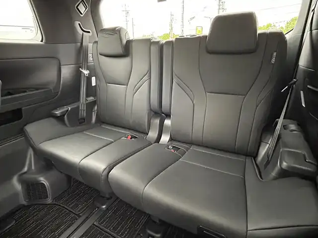 トヨタ アルファード Z 大阪府 2024(令6)年 1.6万km プラチナホワイトパールマイカ トヨタセーフティセンス/純正14インチHDディスプレイオーディオPlus/　（AppleCarplay/AndroidAuto/フルセグTV/Bluetooth/USB）/パノラミックビューモニター/レザーシート（合皮）/　（エグゼクティブパワーシート/シートヒーター/ベンチレーション)/純正14インチフリップダウンモニター/ステアリングヒーター/前後ドライブレコーダー/両側パワースライドドア/パワーバックドア/後席ロールサンシェード/三眼LEDヘッドライト/ビルトインETC2.0/ブラインドスポットミラー/ヘッドアップディスプレイ/ワイヤレス充電/純正18インチアルミホイール/純正フロアマット/TVキャンセラー有