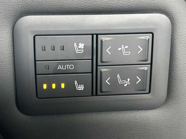 トヨタ アルファード Z 大阪府 2024(令6)年 1.6万km プラチナホワイトパールマイカ トヨタセーフティセンス/純正14インチHDディスプレイオーディオPlus/　（AppleCarplay/AndroidAuto/フルセグTV/Bluetooth/USB）/パノラミックビューモニター/レザーシート（合皮）/　（エグゼクティブパワーシート/シートヒーター/ベンチレーション)/純正14インチフリップダウンモニター/ステアリングヒーター/前後ドライブレコーダー/両側パワースライドドア/パワーバックドア/後席ロールサンシェード/三眼LEDヘッドライト/ビルトインETC2.0/ブラインドスポットミラー/ヘッドアップディスプレイ/ワイヤレス充電/純正18インチアルミホイール/純正フロアマット/TVキャンセラー有