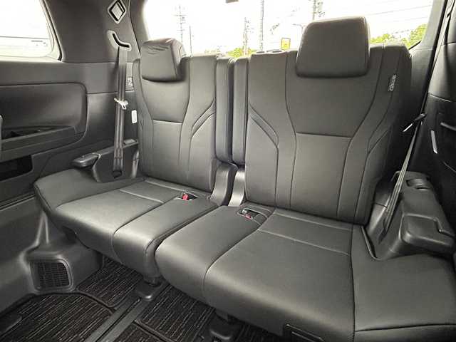 トヨタ アルファード Z 大阪府 2024(令6)年 1.6万km プラチナホワイトパールマイカ トヨタセーフティセンス/純正14インチHDディスプレイオーディオPlus/　（AppleCarplay/AndroidAuto/フルセグTV/Bluetooth/USB）/パノラミックビューモニター/レザーシート（合皮）/　（エグゼクティブパワーシート/シートヒーター/ベンチレーション)/純正14インチフリップダウンモニター/ステアリングヒーター/前後ドライブレコーダー/両側パワースライドドア/パワーバックドア/後席ロールサンシェード/三眼LEDヘッドライト/ビルトインETC2.0/ブラインドスポットミラー/ヘッドアップディスプレイ/ワイヤレス充電/純正18インチアルミホイール/純正フロアマット/TVキャンセラー有