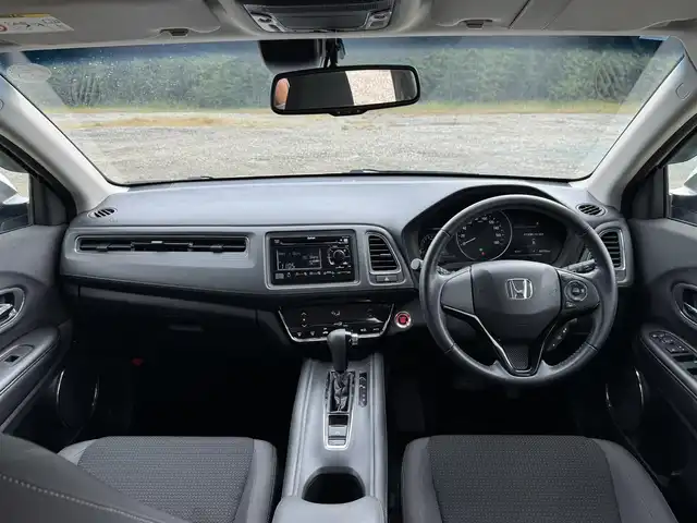 ホンダ ヴェゼル X ホンダセンシング 兵庫県 2019(令1)年 3.2万km パール 後期型/純正オーディオ/レーダークルコン/LEDヘッドライト/AUTOライト/フォグランプ/純正16インチAW/電動パーキング/ブレーキホールド/スマートキー×2有/プッシュスタート
