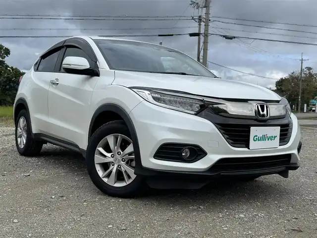 ホンダ ヴェゼル X ホンダセンシング 兵庫県 2019(令1)年 3.2万km パール 後期型/純正オーディオ/レーダークルコン/LEDヘッドライト/AUTOライト/フォグランプ/純正16インチAW/電動パーキング/ブレーキホールド/スマートキー×2有/プッシュスタート
