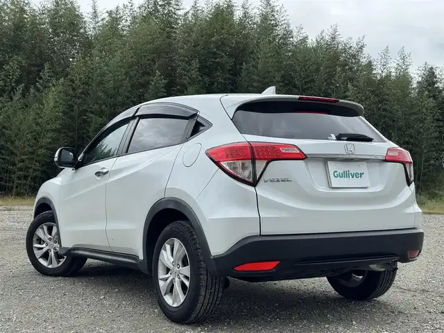 ホンダ ヴェゼル X ホンダセンシング 兵庫県 2019(令1)年 3.2万km パール 後期型/純正オーディオ/レーダークルコン/LEDヘッドライト/AUTOライト/フォグランプ/純正16インチAW/電動パーキング/ブレーキホールド/スマートキー×2有/プッシュスタート