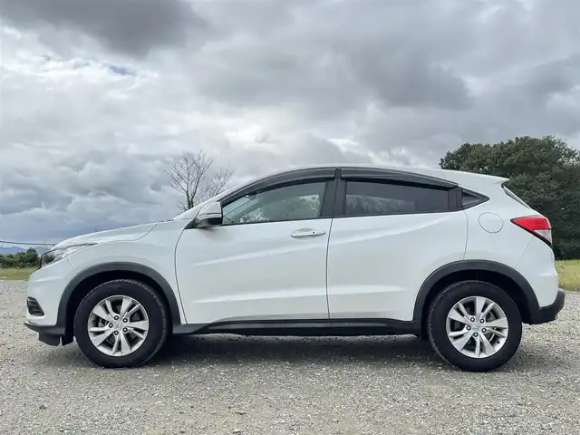 ホンダ ヴェゼル X ホンダセンシング 兵庫県 2019(令1)年 3.2万km パール 後期型/純正オーディオ/レーダークルコン/LEDヘッドライト/AUTOライト/フォグランプ/純正16インチAW/電動パーキング/ブレーキホールド/スマートキー×2有/プッシュスタート