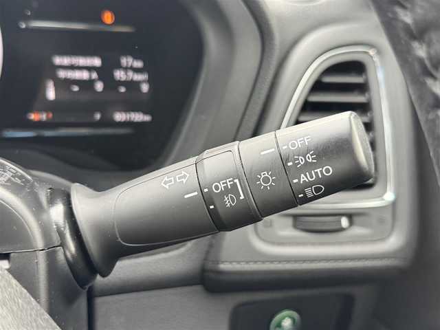 ホンダ ヴェゼル X ホンダセンシング 兵庫県 2019(令1)年 3.2万km パール 後期型/純正オーディオ/レーダークルコン/LEDヘッドライト/AUTOライト/フォグランプ/純正16インチAW/電動パーキング/ブレーキホールド/スマートキー×2有/プッシュスタート