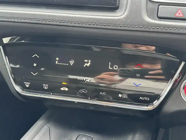 ホンダ ヴェゼル X ホンダセンシング 兵庫県 2019(令1)年 3.2万km パール 後期型/純正オーディオ/レーダークルコン/LEDヘッドライト/AUTOライト/フォグランプ/純正16インチAW/電動パーキング/ブレーキホールド/スマートキー×2有/プッシュスタート