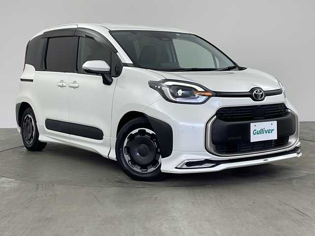 トヨタ シエンタ Z 兵庫県 2022(令4)年 1.3万km ホワイトパールクリスタルシャイン ・10.5インチディスプレイオーディオplus/Bluetooth/USB/Miracast/TV/・パノラミックビューモニター/・ビルトインETC/・両側パワースライドドア/・モデリスタエアロ/・Toyota　Safety　Sense/・プリクラッシュセーフティ/・レーントレーシングアシスト/・レーンディパーチャーアラート/・レーダークルーズコントロール/・アダプティブハイビームシステム/・ロードサインアシスト/・ドライバー異常対応システム/・プロアクティブドライビングアシスト/・発進遅れ告知機能/・ドライブレコーダー/・ブラインドスポットモニター/・パーキングサポートブレーキ/・クリアランスソナー/・革巻きステアリング/・前席シートヒーター/・純正フロアマット/・ＬＥＤヘッドライト/・スマートキー/・プッシュスタート