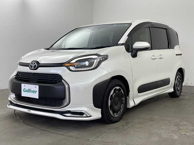 トヨタ シエンタ Z 兵庫県 2022(令4)年 1.3万km ホワイトパールクリスタルシャイン ・10.5インチディスプレイオーディオplus/Bluetooth/USB/Miracast/TV/・パノラミックビューモニター/・ビルトインETC/・両側パワースライドドア/・モデリスタエアロ/・Toyota　Safety　Sense/・プリクラッシュセーフティ/・レーントレーシングアシスト/・レーンディパーチャーアラート/・レーダークルーズコントロール/・アダプティブハイビームシステム/・ロードサインアシスト/・ドライバー異常対応システム/・プロアクティブドライビングアシスト/・発進遅れ告知機能/・ドライブレコーダー/・ブラインドスポットモニター/・パーキングサポートブレーキ/・クリアランスソナー/・革巻きステアリング/・前席シートヒーター/・純正フロアマット/・ＬＥＤヘッドライト/・スマートキー/・プッシュスタート