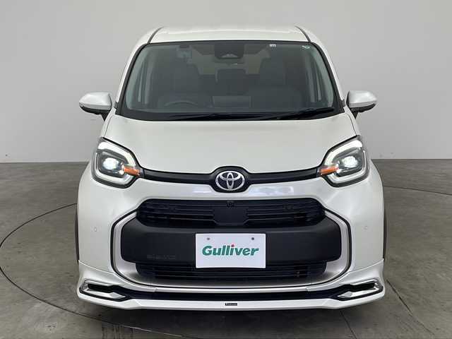 トヨタ シエンタ Z 兵庫県 2022(令4)年 1.3万km ホワイトパールクリスタルシャイン ・10.5インチディスプレイオーディオplus/Bluetooth/USB/Miracast/TV/・パノラミックビューモニター/・ビルトインETC/・両側パワースライドドア/・モデリスタエアロ/・Toyota　Safety　Sense/・プリクラッシュセーフティ/・レーントレーシングアシスト/・レーンディパーチャーアラート/・レーダークルーズコントロール/・アダプティブハイビームシステム/・ロードサインアシスト/・ドライバー異常対応システム/・プロアクティブドライビングアシスト/・発進遅れ告知機能/・ドライブレコーダー/・ブラインドスポットモニター/・パーキングサポートブレーキ/・クリアランスソナー/・革巻きステアリング/・前席シートヒーター/・純正フロアマット/・ＬＥＤヘッドライト/・スマートキー/・プッシュスタート