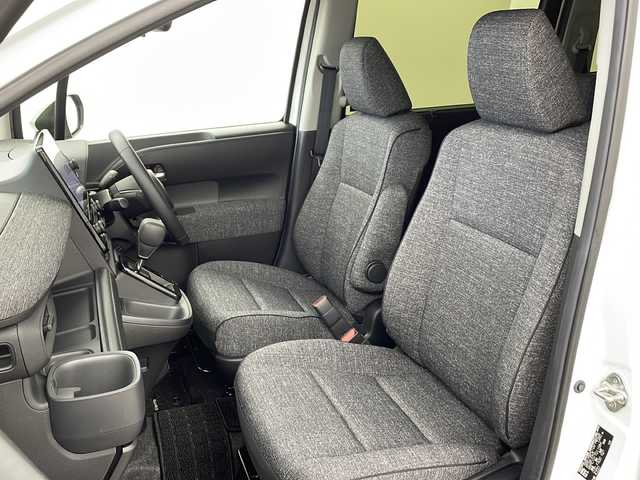 トヨタ シエンタ Z 兵庫県 2022(令4)年 1.3万km ホワイトパールクリスタルシャイン ・10.5インチディスプレイオーディオplus/Bluetooth/USB/Miracast/TV/・パノラミックビューモニター/・ビルトインETC/・両側パワースライドドア/・モデリスタエアロ/・Toyota　Safety　Sense/・プリクラッシュセーフティ/・レーントレーシングアシスト/・レーンディパーチャーアラート/・レーダークルーズコントロール/・アダプティブハイビームシステム/・ロードサインアシスト/・ドライバー異常対応システム/・プロアクティブドライビングアシスト/・発進遅れ告知機能/・ドライブレコーダー/・ブラインドスポットモニター/・パーキングサポートブレーキ/・クリアランスソナー/・革巻きステアリング/・前席シートヒーター/・純正フロアマット/・ＬＥＤヘッドライト/・スマートキー/・プッシュスタート