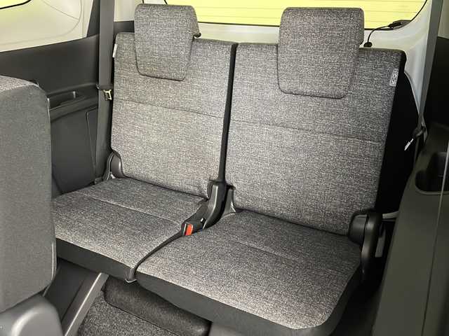 トヨタ シエンタ Z 兵庫県 2022(令4)年 1.3万km ホワイトパールクリスタルシャイン ・10.5インチディスプレイオーディオplus/Bluetooth/USB/Miracast/TV/・パノラミックビューモニター/・ビルトインETC/・両側パワースライドドア/・モデリスタエアロ/・Toyota　Safety　Sense/・プリクラッシュセーフティ/・レーントレーシングアシスト/・レーンディパーチャーアラート/・レーダークルーズコントロール/・アダプティブハイビームシステム/・ロードサインアシスト/・ドライバー異常対応システム/・プロアクティブドライビングアシスト/・発進遅れ告知機能/・ドライブレコーダー/・ブラインドスポットモニター/・パーキングサポートブレーキ/・クリアランスソナー/・革巻きステアリング/・前席シートヒーター/・純正フロアマット/・ＬＥＤヘッドライト/・スマートキー/・プッシュスタート