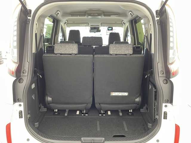 トヨタ シエンタ Z 兵庫県 2022(令4)年 1.3万km ホワイトパールクリスタルシャイン ・10.5インチディスプレイオーディオplus/Bluetooth/USB/Miracast/TV/・パノラミックビューモニター/・ビルトインETC/・両側パワースライドドア/・モデリスタエアロ/・Toyota　Safety　Sense/・プリクラッシュセーフティ/・レーントレーシングアシスト/・レーンディパーチャーアラート/・レーダークルーズコントロール/・アダプティブハイビームシステム/・ロードサインアシスト/・ドライバー異常対応システム/・プロアクティブドライビングアシスト/・発進遅れ告知機能/・ドライブレコーダー/・ブラインドスポットモニター/・パーキングサポートブレーキ/・クリアランスソナー/・革巻きステアリング/・前席シートヒーター/・純正フロアマット/・ＬＥＤヘッドライト/・スマートキー/・プッシュスタート