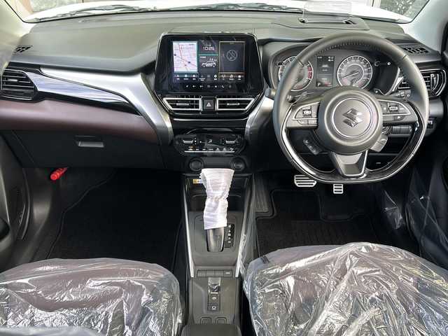 スズキ フロンクス 静岡県 2024(令6)年 0.1千km パールⅡ 純正メモリナビ/・CD/・DVD/・フルセグＴＶ/・Bluetooth/・HDMI/・USB/・AM/・FM/主要装備/・衝突軽減/・レーンキープ/・追従クルコン/・コーナーセンサー前後/・全方位カメラ/・BSM/・ワイヤレス充電/・HUD/・パドルシフト/・ステリモ/・レザーシート/・シートヒーターD/N席/・電動パーキングブレーキ/・オートホールド/・LEDヘッドライト/・オートハイビーム/・フォグランプ