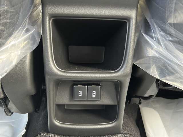 スズキ フロンクス 静岡県 2024(令6)年 0.1千km パールⅡ 純正メモリナビ/・CD/・DVD/・フルセグＴＶ/・Bluetooth/・HDMI/・USB/・AM/・FM/主要装備/・衝突軽減/・レーンキープ/・追従クルコン/・コーナーセンサー前後/・全方位カメラ/・BSM/・ワイヤレス充電/・HUD/・パドルシフト/・ステリモ/・レザーシート/・シートヒーターD/N席/・電動パーキングブレーキ/・オートホールド/・LEDヘッドライト/・オートハイビーム/・フォグランプ