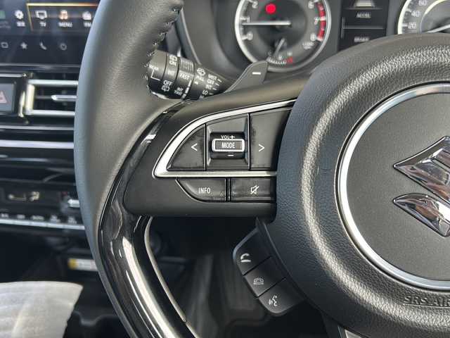 スズキ フロンクス 静岡県 2024(令6)年 0.1千km パールⅡ 純正メモリナビ/・CD/・DVD/・フルセグＴＶ/・Bluetooth/・HDMI/・USB/・AM/・FM/主要装備/・衝突軽減/・レーンキープ/・追従クルコン/・コーナーセンサー前後/・全方位カメラ/・BSM/・ワイヤレス充電/・HUD/・パドルシフト/・ステリモ/・レザーシート/・シートヒーターD/N席/・電動パーキングブレーキ/・オートホールド/・LEDヘッドライト/・オートハイビーム/・フォグランプ