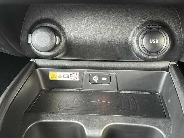 スズキ フロンクス 静岡県 2024(令6)年 0.1千km パールⅡ 純正メモリナビ/・CD/・DVD/・フルセグＴＶ/・Bluetooth/・HDMI/・USB/・AM/・FM/主要装備/・衝突軽減/・レーンキープ/・追従クルコン/・コーナーセンサー前後/・全方位カメラ/・BSM/・ワイヤレス充電/・HUD/・パドルシフト/・ステリモ/・レザーシート/・シートヒーターD/N席/・電動パーキングブレーキ/・オートホールド/・LEDヘッドライト/・オートハイビーム/・フォグランプ