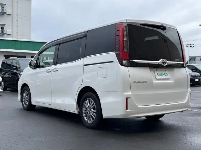 トヨタ エスクァイア Gi 東京都 2016(平28)年 4.6万km ホワイトパールクリスタルシャイン 純正ナビ　/Ｂｌｕｅｔｏｏｔｈ　/フルセグＴＶ　/バックカメラ　/シートヒーター　/クルーズコントロールシステム　/両側電動スライドドア　/サイドバイザー　/ＥＴＣ　/純正フロアマット　/純正アルミホイール　/純正ＬＥＤ/ABS/横滑り防止装置/レーンアシスト/オートライト/衝突被害軽減システム