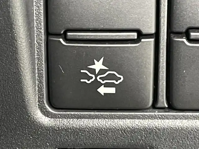 トヨタ エスクァイア Gi 東京都 2016(平28)年 4.6万km ホワイトパールクリスタルシャイン 純正ナビ　/Ｂｌｕｅｔｏｏｔｈ　/フルセグＴＶ　/バックカメラ　/シートヒーター　/クルーズコントロールシステム　/両側電動スライドドア　/サイドバイザー　/ＥＴＣ　/純正フロアマット　/純正アルミホイール　/純正ＬＥＤ/ABS/横滑り防止装置/レーンアシスト/オートライト/衝突被害軽減システム