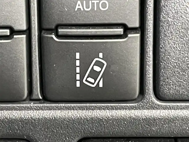 トヨタ エスクァイア Gi 東京都 2016(平28)年 4.6万km ホワイトパールクリスタルシャイン 純正ナビ　/Ｂｌｕｅｔｏｏｔｈ　/フルセグＴＶ　/バックカメラ　/シートヒーター　/クルーズコントロールシステム　/両側電動スライドドア　/サイドバイザー　/ＥＴＣ　/純正フロアマット　/純正アルミホイール　/純正ＬＥＤ/ABS/横滑り防止装置/レーンアシスト/オートライト/衝突被害軽減システム