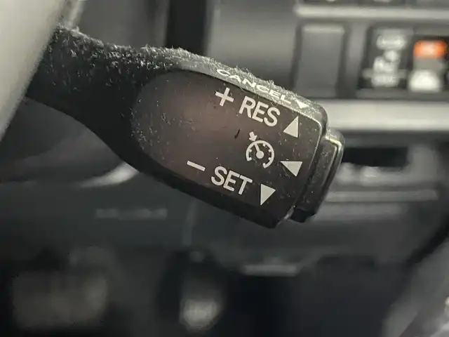 トヨタ エスクァイア Gi 東京都 2016(平28)年 4.6万km ホワイトパールクリスタルシャイン 純正ナビ　/Ｂｌｕｅｔｏｏｔｈ　/フルセグＴＶ　/バックカメラ　/シートヒーター　/クルーズコントロールシステム　/両側電動スライドドア　/サイドバイザー　/ＥＴＣ　/純正フロアマット　/純正アルミホイール　/純正ＬＥＤ/ABS/横滑り防止装置/レーンアシスト/オートライト/衝突被害軽減システム