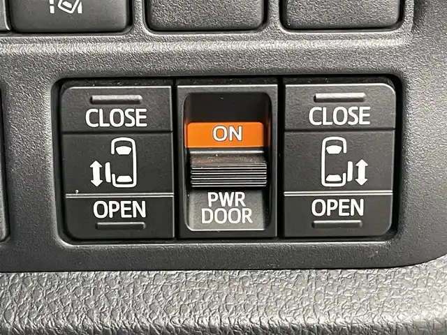 トヨタ エスクァイア Gi 東京都 2016(平28)年 4.6万km ホワイトパールクリスタルシャイン 純正ナビ　/Ｂｌｕｅｔｏｏｔｈ　/フルセグＴＶ　/バックカメラ　/シートヒーター　/クルーズコントロールシステム　/両側電動スライドドア　/サイドバイザー　/ＥＴＣ　/純正フロアマット　/純正アルミホイール　/純正ＬＥＤ/ABS/横滑り防止装置/レーンアシスト/オートライト/衝突被害軽減システム