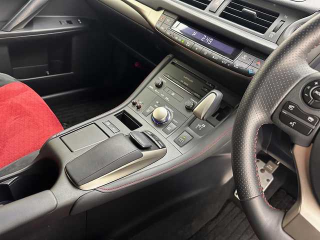 レクサス ＣＴ 200h Fスポーツ 兵庫県 2014(平26)年 6万km プラチナムシルバーメタリック 前後ドライブレコーダー/ETC2.0/スマートキー×2本/カードキー×1本/クルーズコントロール/パドルシフト/シートヒーター/純正フロアマット/ドアバイザー/LEDヘッドライト/純正17インチアルミホイール/パワーシート/前後コーナーセンサー/LEDフォグランプ