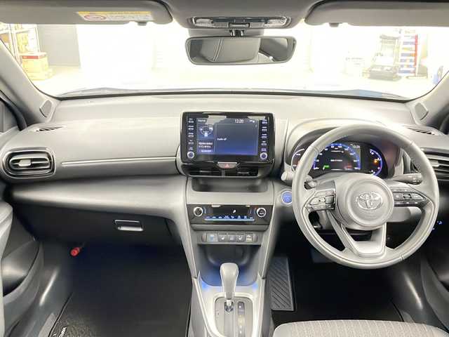 トヨタ ヤリスクロス ハイブリッド Z 道央・札幌 2023(令5)年 2.6万km グレイッシュブルー ・4WD/・純正ディスプレイオーディオ&USB&BT/・アダプティブクルーズコントロール/・レーントレーシングアシスト/・プリクラッシュセーフティ/・クリアランスソナー/・パーキングサポートブレーキ/・ロードサインアシスト/・ハーフレザーシート/・前席シートヒーター/・ステアリングスイッチ/・ステアリングヒーター/・バックカメラ/・ビルトインETC/・LEDヘッドライト/・オートライト/・オートマチックハイビーム/・電動格納ミラー/・ウィンカーミラー/・電動ホールド/・純正18インチAW装着/・純正フロアマット/・プッシュスタート/・スマートキー1本