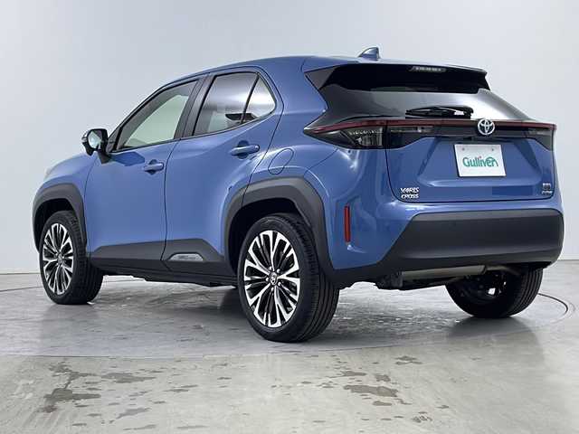 トヨタ ヤリスクロス ハイブリッド Z 道央・札幌 2023(令5)年 2.6万km グレイッシュブルー ・4WD/・純正ディスプレイオーディオ&USB&BT/・アダプティブクルーズコントロール/・レーントレーシングアシスト/・プリクラッシュセーフティ/・クリアランスソナー/・パーキングサポートブレーキ/・ロードサインアシスト/・ハーフレザーシート/・前席シートヒーター/・ステアリングスイッチ/・ステアリングヒーター/・バックカメラ/・ビルトインETC/・LEDヘッドライト/・オートライト/・オートマチックハイビーム/・電動格納ミラー/・ウィンカーミラー/・電動ホールド/・純正18インチAW装着/・純正フロアマット/・プッシュスタート/・スマートキー1本