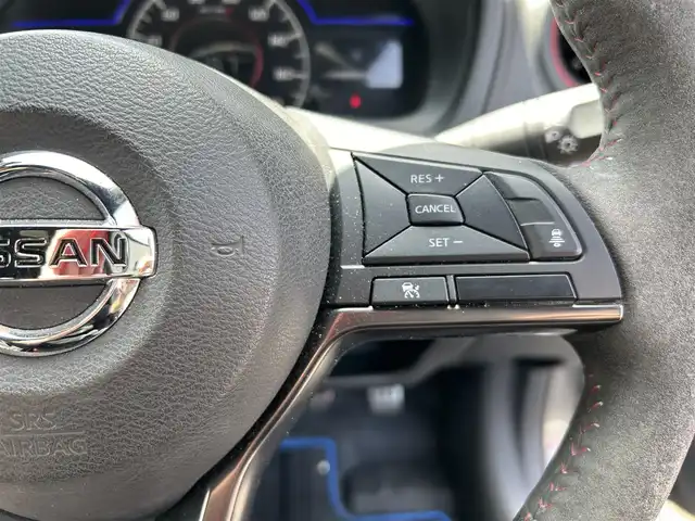 日産 ノート e－パワー ニスモ ブラックLTD 栃木県 2020(令2)年 1万km ダークメタルグレー/スーパーブラック2トーン 純正ナビ/CD・DVD再生/Bluetooth Audio/ステアリングスイッチ/アラウンドビューモニター/エマージェンシーブレーキ/レーダークルーズコントロール/レーンディパーチャーアラート /インテリジェントキー/プッシュスタート /デジタルインナーミラー/LEDヘッドライト/オートライト /ETC/純正16インチアルミ