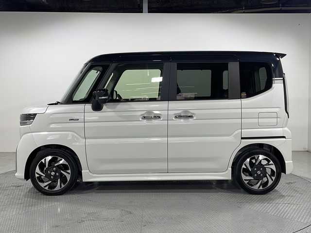 スズキ スペーシア カスタム HYBRID XS 広島県 2025(令7)年 0.1万km未満 ピュアホワイトパール/ブラック2トーン 届出済未使用車/純正９型ディスプレイオーディオ/・ナビ機能/・Bluetooth接続/・ApplecarPlay/アラウンドビューモニター/両側パワースライドドア/シートヒーター/レーダークルーズコントロール/ヘッドアップディスプレイ/ステアヒーター/オットマン/電動パーキング/オートブレーキホールド