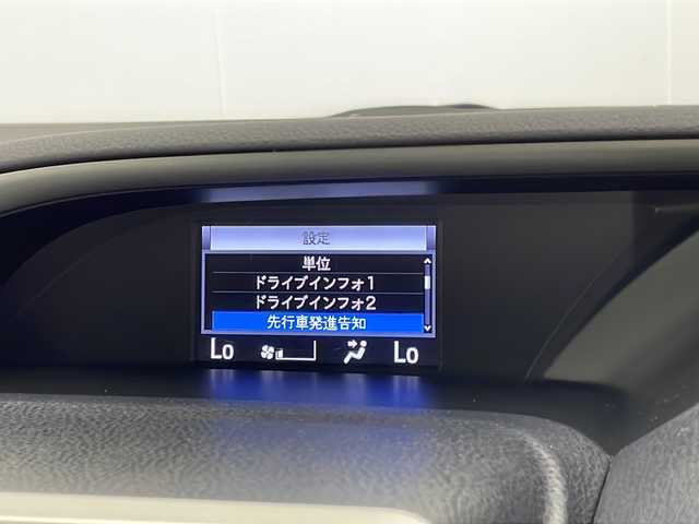 トヨタ ヴォクシー ZS 煌Ⅱ 宮崎県 2019(令1)年 4万km ホワイトパールクリスタルシャイン 禁煙車/トヨタセーフティセンス/純正10型ナビTV/（NSZN-Z68T/CD/DVD/Bluetooth/フルセグTV)/純正12.1型リアフリップダウンモニター/（V12T-R68C）/純正バックカメラ/純正ビルトインETC/純正ドライブレコーダー/純正LEDオートライト/純正LEDフォグ/純正エアロ/純正ルーフエンドスポイラー/純正16インチアルミ/純正フロアマット/両側電動スライドドア/プリクラッシュセーフティ/レーンディパーチャーアラート/オートマチックハイビーム/クリアランスソナー/クルーズコントロール/Wオートエアコン/本革巻ハンドル/オート電動格納ミラー/スマートキー/プッシュエンジンスタート/新車時保証書/取扱い説明書