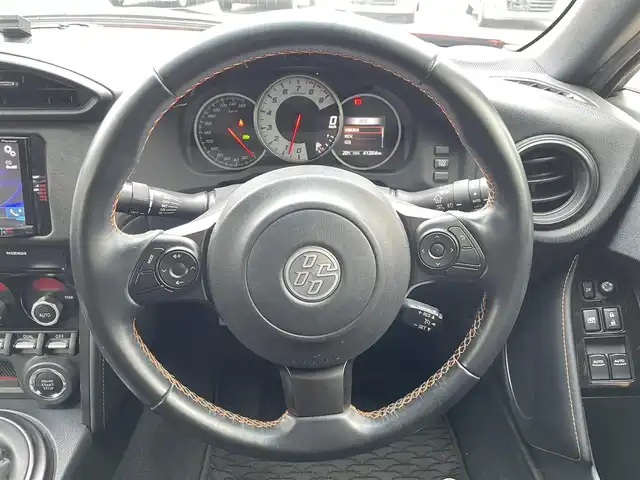 トヨタ ８６ GT ソーラーオレンジLTD 群馬県 2017(平29)年 4.2万km オレンジ 6MT車/専用ボディ色ソーラーオレンジ（NBB）/社外ディスプレイオーディオ/TRDハイレスポンスマフラー/TRDリアウィンドウルーバー/リアスポイラー/bremboブレーキキャリパー/純正OP17インチアルミホイール/シートヒーター/LEDヘッドランプ/ドライブレコーダー/クルーズコントロール/プッシュスタート/ブラックドアミラー
