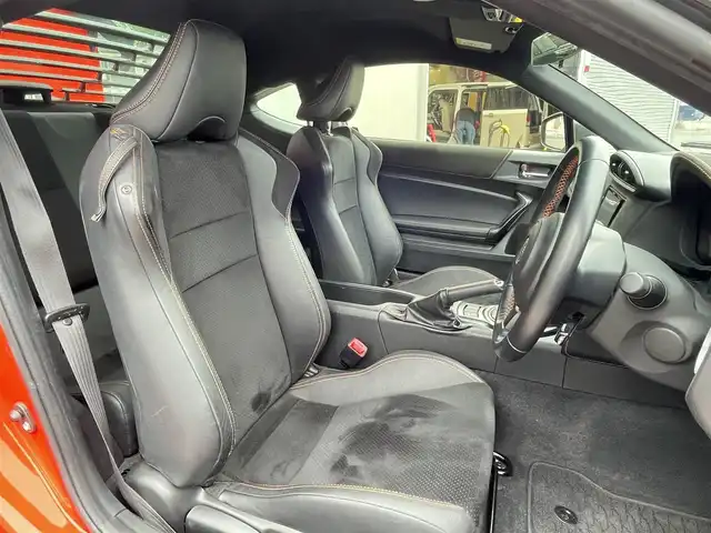 トヨタ ８６ GT ソーラーオレンジLTD 群馬県 2017(平29)年 4.2万km オレンジ 6MT車/専用ボディ色ソーラーオレンジ（NBB）/社外ディスプレイオーディオ/TRDハイレスポンスマフラー/TRDリアウィンドウルーバー/リアスポイラー/bremboブレーキキャリパー/純正OP17インチアルミホイール/シートヒーター/LEDヘッドランプ/ドライブレコーダー/クルーズコントロール/プッシュスタート/ブラックドアミラー