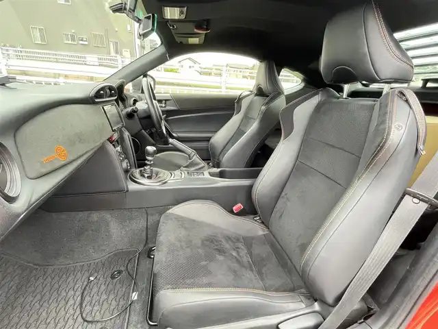 トヨタ ８６ GT ソーラーオレンジLTD 群馬県 2017(平29)年 4.2万km オレンジ 6MT車/専用ボディ色ソーラーオレンジ（NBB）/社外ディスプレイオーディオ/TRDハイレスポンスマフラー/TRDリアウィンドウルーバー/リアスポイラー/bremboブレーキキャリパー/純正OP17インチアルミホイール/シートヒーター/LEDヘッドランプ/ドライブレコーダー/クルーズコントロール/プッシュスタート/ブラックドアミラー