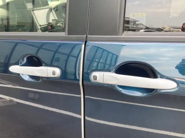 トヨタ ルーミー G 香川県 2019(令1)年 5.1万km レーザーブルークリスタルシャイン 登録時走行距離：50393km/ディーラー純正9型SDナビ/　CD DVD BT　フルセグTV/バックカメラ/両側パワースライドドア/衝突被害軽減装置/クルーズコントロール/オートハイビーム/オートライト/レベライザヘッドライト/アイドリングストップ/横滑り防止装置/ロールサンシェード/ISOFIX/ビルトインETC/前後ドライブレコーダー/プッシュスタート/スマートキー/スペアキー