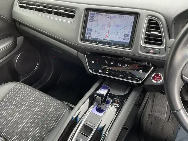 ホンダ ヴェゼル ハイブリッド Z ホンダセンシング 静岡県 2016(平28)年 5.4万km ホワイトオーキッドパール 純正メモリナビ・フルセグTV/DVD/CD/USB/SD/Bluetooth/バックカメラ/純正17インチアルミホイール/HONDA SENSING/・アダプティブクルーズコントロール（ACC）/・衝突軽減ブレーキ（CMBS）/・車線維持支援システム（LKAS）/・誤発進抑制機能/・先行車発進お知らせ機能/・オートハイビーム/4WD/ハーフレザーシート/シートヒーター/LEDライト/ビルトインETC/スマートキー/プッシュスタート/新車時保証書/取扱説明書