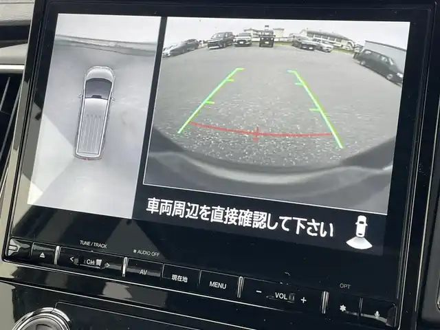 三菱 デリカＤ：５ アーバンギア Pエディション 滋賀県 2021(令3)年 0.7万km ウォームホワイトパール 純正ナビ/（Bluetooth／CD／DVD／USB／AUX／HDMI／iPod／フルセグTV）/アラウンドビューモニター/純正後席モニター/ビルトインETC/前方ドライブレコーダー/アダプティブクルーズコントロール/ブラインドスポットモニター/運転席側パワーシート/前席シートヒーター/ステアリングヒーター/パドルシフト/両側パワースライドドア/パワーバックドア/オートブレーキホールド/衝突被害軽減ブレーキ/AUTO STEP/アイドリングストップ/レーンキープアシスト/LEDヘッドライト/オートライト/オートマチックハイビーム/純正アルミホイール/純正フロアマット/プッシュスタート/スマートキー/ステアリングリモコン