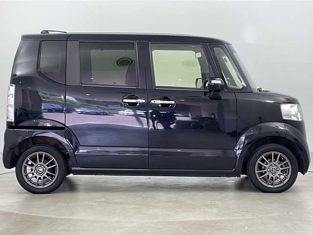 ホンダ Ｎ ＢＯＸ G SSパッケージ 道央・札幌 2017(平29)年 10.5万km クリスタルブラックパール ・４ＷＤ/・社外ＳＤナビ・ＣＤ・ＴＶ・ＵＳＢ・ＡＵＸ/・バックカメラ/・片側パワースライドドア/・シートヒーター（Ｄ／Ｎ席）/・ドアミラーヒーター/・横滑り防止機能/・純正フロアマット/・ビルトインＥＴＣ/・社外エンジンスターター/・ＨＩＤヘッドライト/・スマートキー/・スペアキー/・社外１４インチアルミ/・社外AW付スタッドレスセット積込