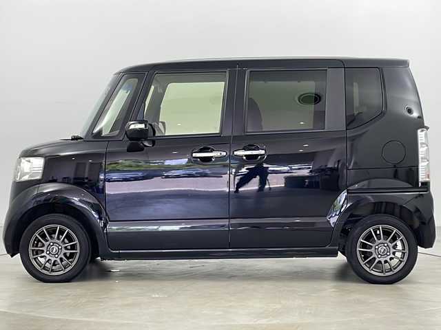 ホンダ Ｎ ＢＯＸ G SSパッケージ 道央・札幌 2017(平29)年 10.5万km クリスタルブラックパール ・４ＷＤ/・社外ＳＤナビ・ＣＤ・ＴＶ・ＵＳＢ・ＡＵＸ/・バックカメラ/・片側パワースライドドア/・シートヒーター（Ｄ／Ｎ席）/・ドアミラーヒーター/・横滑り防止機能/・純正フロアマット/・ビルトインＥＴＣ/・社外エンジンスターター/・ＨＩＤヘッドライト/・スマートキー/・スペアキー/・社外１４インチアルミ/・社外AW付スタッドレスセット積込