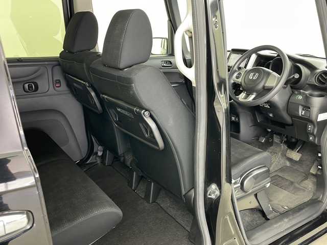 ホンダ Ｎ ＢＯＸ G SSパッケージ 道央・札幌 2017(平29)年 10.5万km クリスタルブラックパール ・４ＷＤ/・社外ＳＤナビ・ＣＤ・ＴＶ・ＵＳＢ・ＡＵＸ/・バックカメラ/・片側パワースライドドア/・シートヒーター（Ｄ／Ｎ席）/・ドアミラーヒーター/・横滑り防止機能/・純正フロアマット/・ビルトインＥＴＣ/・社外エンジンスターター/・ＨＩＤヘッドライト/・スマートキー/・スペアキー/・社外１４インチアルミ/・社外AW付スタッドレスセット積込