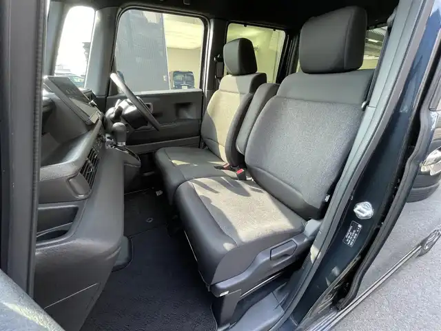 ホンダ Ｎ ＢＯＸ カスタム 滋賀県 2024(令6)年 0.1万km ミッドナイトブルービームM 禁煙車/純正9型ナビ/CD.DVD.Bluetooth.フルセグ.Applecarplay/バックカメラ/ホンダセンシング/●衝突軽減ブレーキ/●先行車発進お知らせ機能/●歩行者事故低減ステアリング/●路外逸脱抑制機能/●標識認識機能/●渋滞追従機能付アダプティブクルーズコントロール/●車線維持支援システム/●誤発進抑制機能/●後方誤発進抑制機能/●近距離衝突軽減ブレーキ/●急アクセル抑制機能/●パーキングセンサーシステム/●オートハイビーム/ビルトインETC/前席シートヒーター/LEDヘッドライト/片側電動スライドドア/前方ドライブレコーダー/パーキングセンサー/電子パーキング/ブレーキホールド