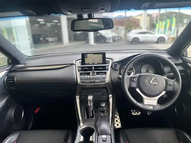 レクサス ＮＸ 300h Fスポーツ 京都府 2014(平26)年 5.1万km ブラック サンルーフ/純正SDナビゲーションシステム/・地デジ/CD/DVD/Bluetooth/USB端子/AUX端子/パドルシフト/バック、サイドカメラ/黒革シート（前席エアーシート/前席シートヒーター）/ハンドルヒーター/前席パワーシート/運転席メモリーシート/角型3眼LEDヘッドランプ/ビルトインETC/純正18インチアルミホイール/記録簿H29、R1、R3、R5有り/保証書/取扱説明書